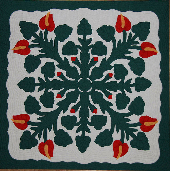 symmetrical-design-example-Hawaiian_Applique_Quilt_2